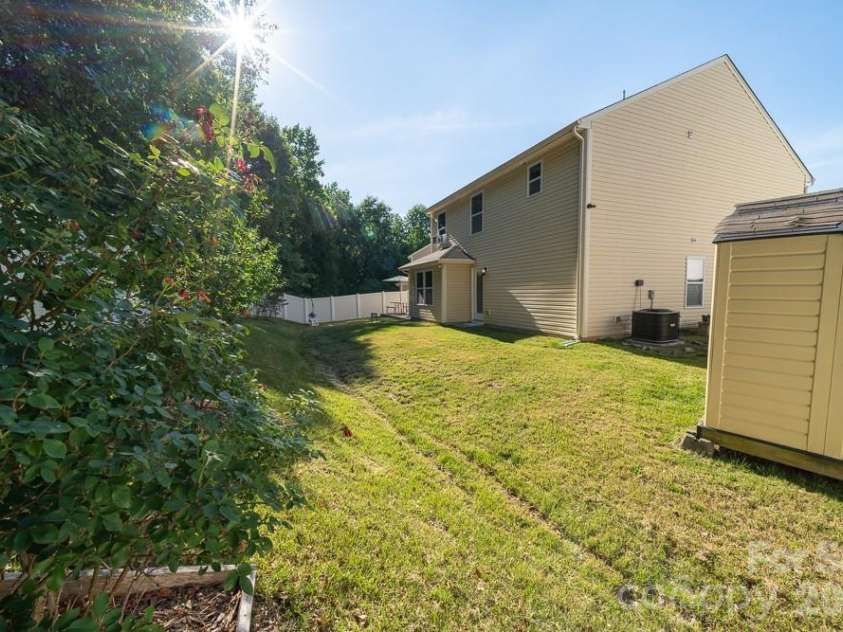 908 Sherman Street, Gastonia, NC 28052.  MLS# CAR4389637, YatesRealty ID 32886. 