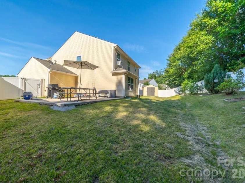 908 Sherman Street, Gastonia, NC 28052.  MLS# CAR4389637, YatesRealty ID 32886. 