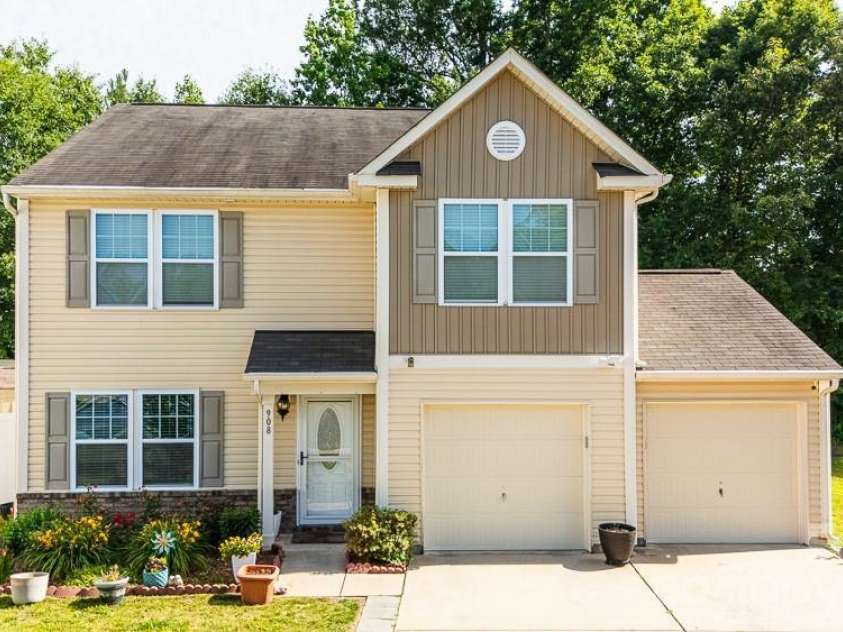 908 Sherman Street, Gastonia, NC 28052.  MLS# CAR4389637, YatesRealty ID 32886. 