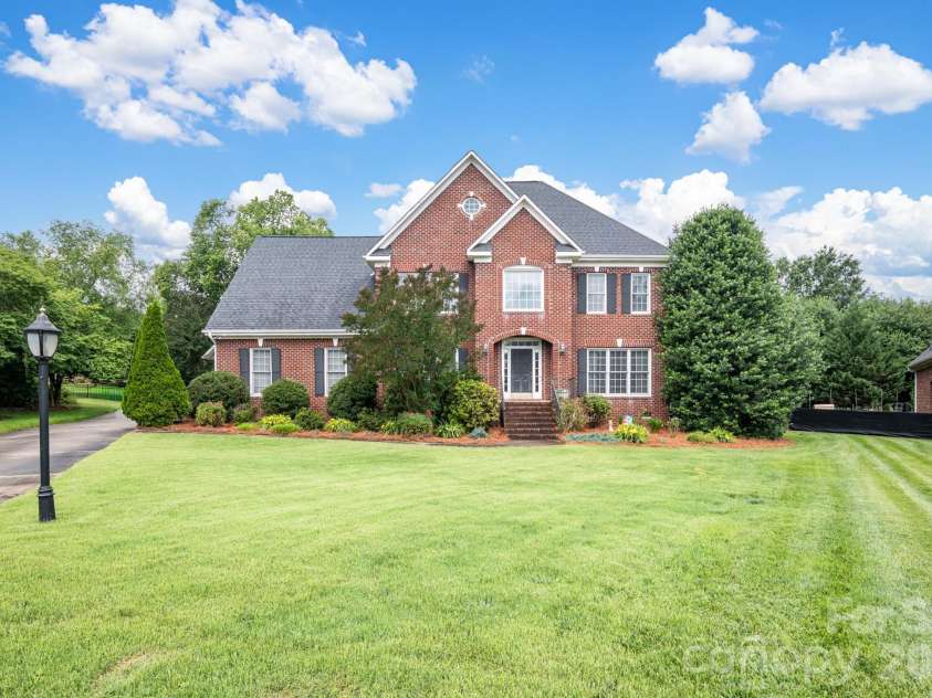 837 Shetland Place, Concord, NC 28027.  MLS# CAR4383622, YatesRealty ID 32887. 