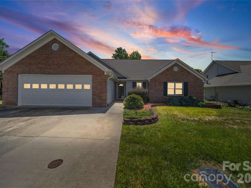 110 Hidden Creek Circle, Salisbury, NC 28147.  MLS# CAR4396967, YatesRealty ID 32888. 