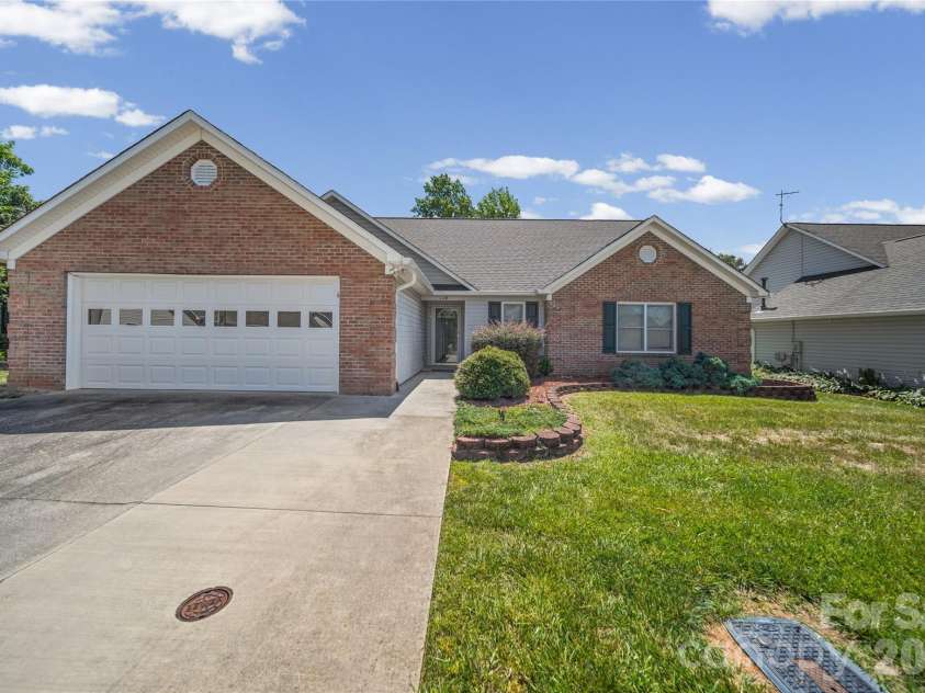 110 Hidden Creek Circle, Salisbury, NC 28147.  MLS# CAR4396967, YatesRealty ID 32888. 