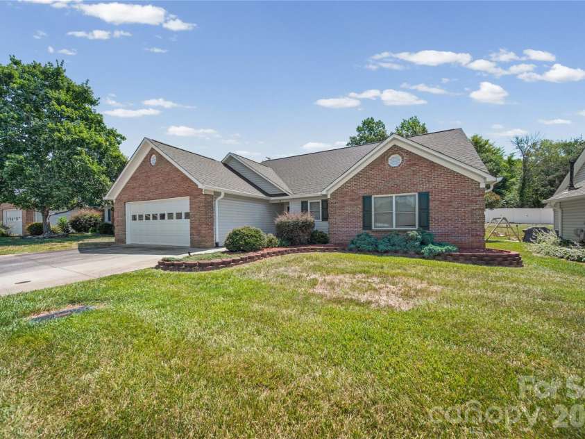 110 Hidden Creek Circle, Salisbury, NC 28147.  MLS# CAR4396967, YatesRealty ID 32888. 