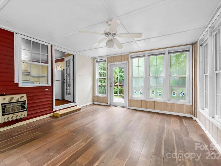 9 Arco Road, Asheville, NC 28805.  MLS# CAR4285788, YatesRealty ID 32888. Newer windows for efficiency 