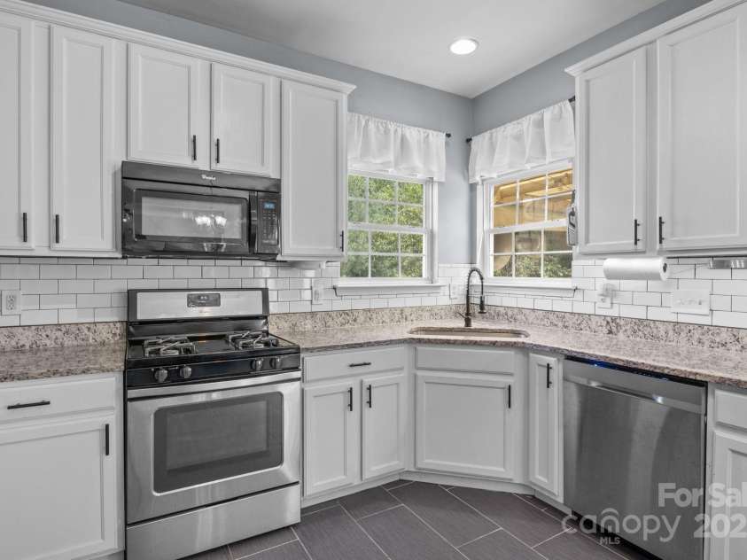 4205 Springhaven Drive, Charlotte, NC 28269.  MLS# CAR4275693, YatesRealty ID 32889. 
