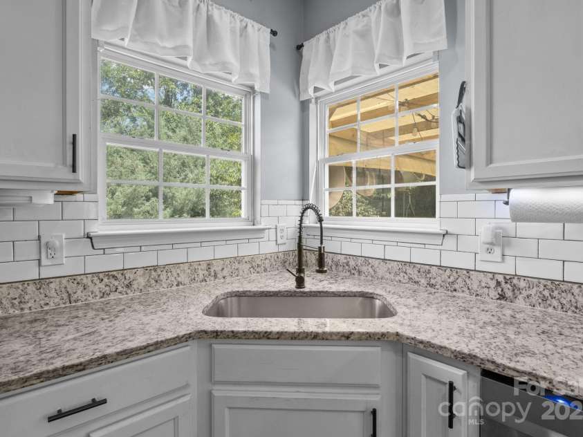 4205 Springhaven Drive, Charlotte, NC 28269.  MLS# CAR4275693, YatesRealty ID 32889. 