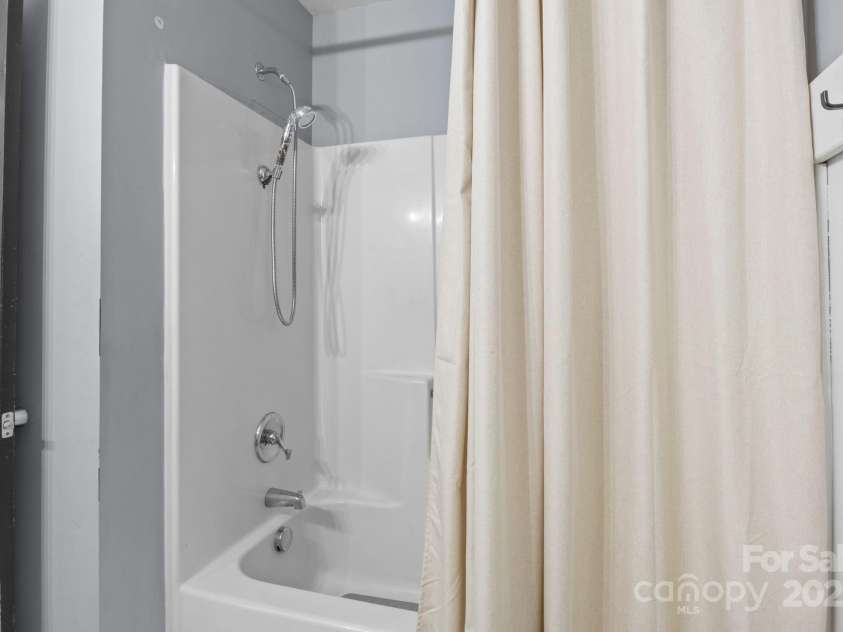 4205 Springhaven Drive, Charlotte, NC 28269.  MLS# CAR4275693, YatesRealty ID 32889. 