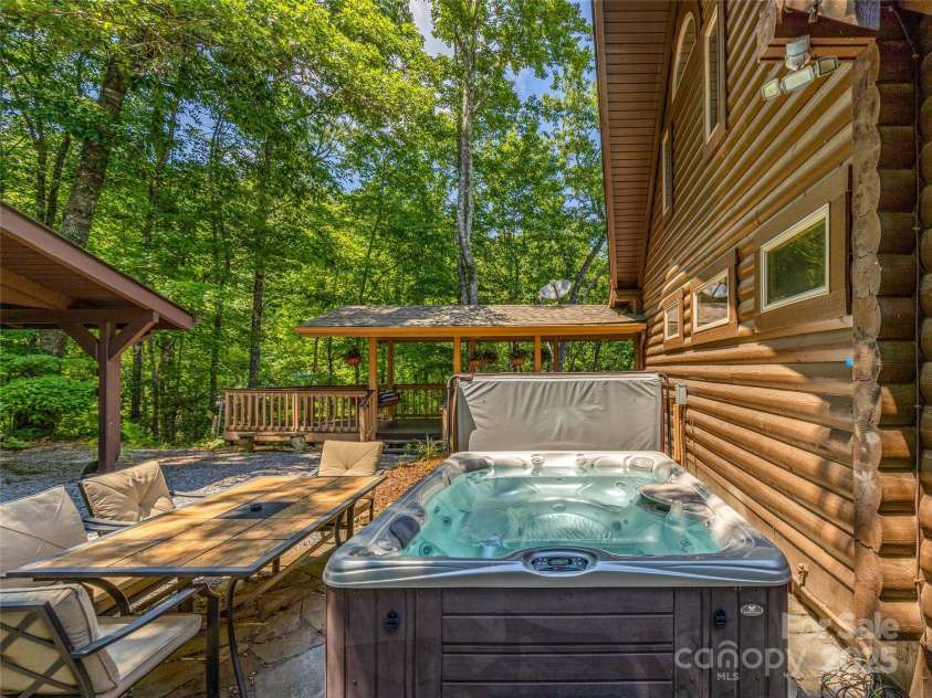 220 Circle Pines Drive, Rosman, NC 28772.  MLS# CAR4279416, YatesRealty ID 3289. 