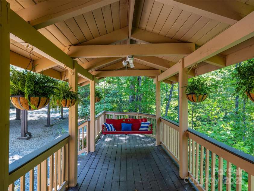 220 Circle Pines Drive, Rosman, NC 28772.  MLS# CAR4279416, YatesRealty ID 3289. 