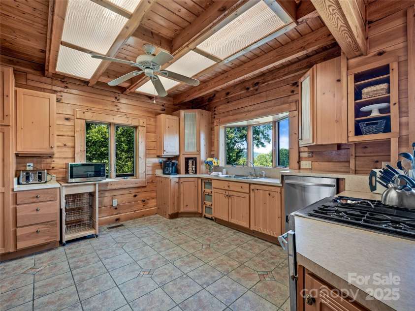 220 Circle Pines Drive, Rosman, NC 28772.  MLS# CAR4279416, YatesRealty ID 3289. 
