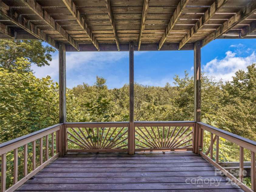 220 Circle Pines Drive, Rosman, NC 28772.  MLS# CAR4279416, YatesRealty ID 3289. 