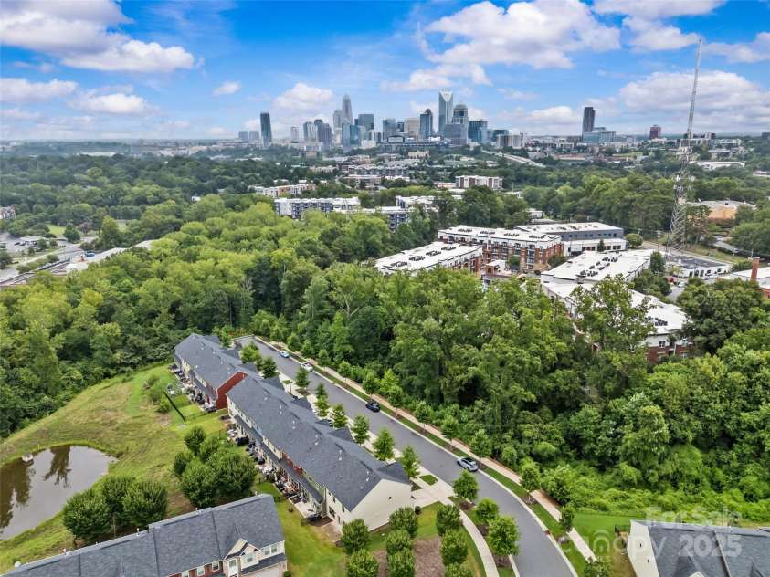 3140 Major Samuals Way, Charlotte, NC 28208.  MLS# CAR4289766, YatesRealty ID 32891. 