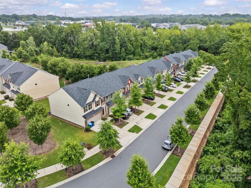 3140 Major Samuals Way, Charlotte, NC 28208.  MLS# CAR4289766, YatesRealty ID 32891. 