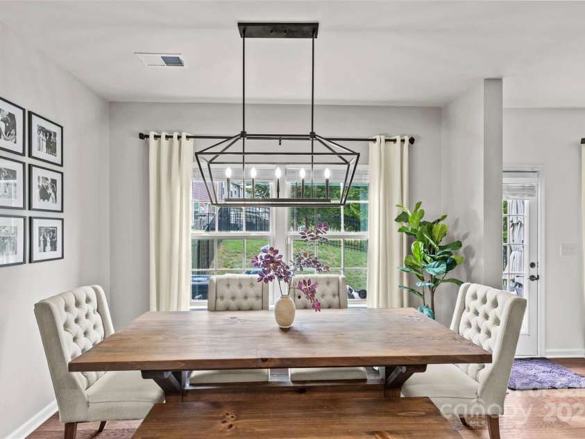 3140 Major Samuals Way, Charlotte, NC 28208.  MLS# CAR4289766, YatesRealty ID 32891. 