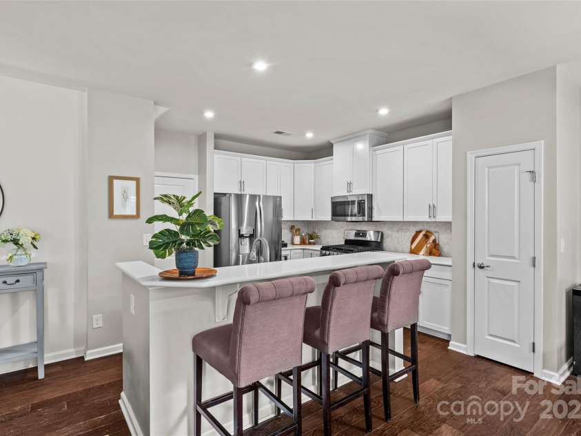 3140 Major Samuals Way, Charlotte, NC 28208.  MLS# CAR4289766, YatesRealty ID 32891. 