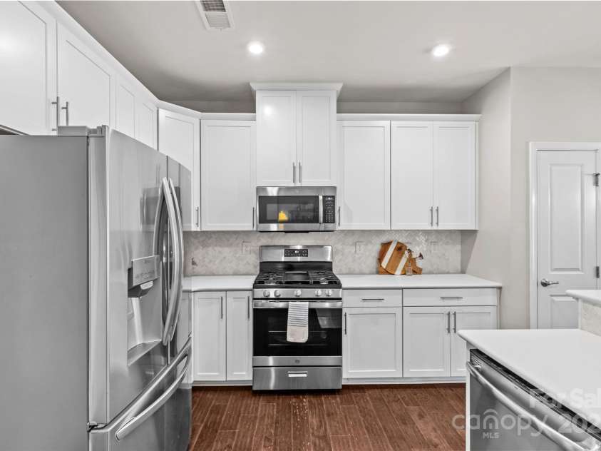 3140 Major Samuals Way, Charlotte, NC 28208.  MLS# CAR4289766, YatesRealty ID 32891. 