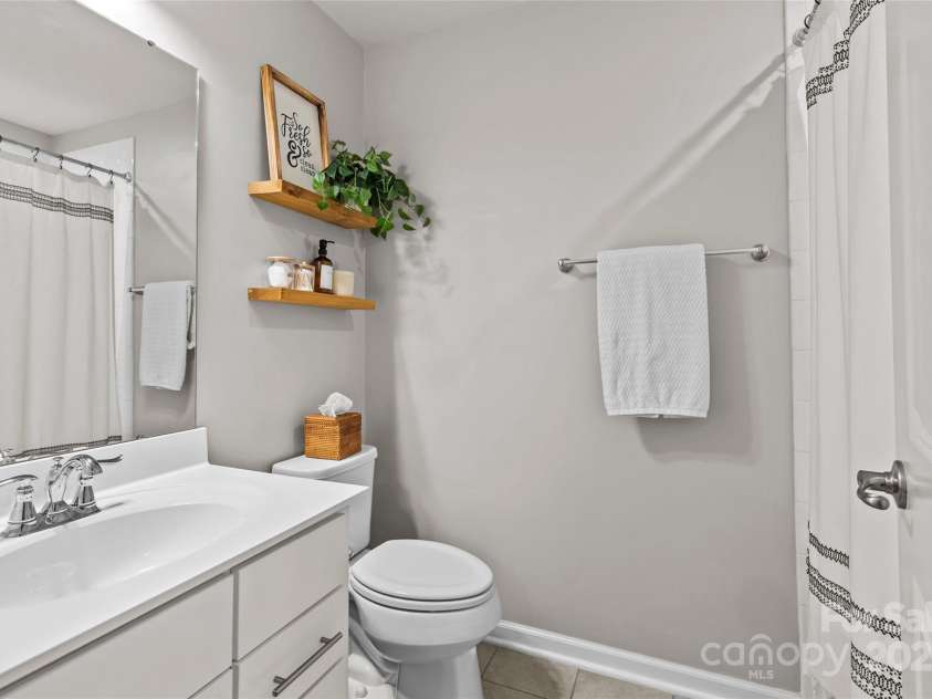 3140 Major Samuals Way, Charlotte, NC 28208.  MLS# CAR4289766, YatesRealty ID 32891. 