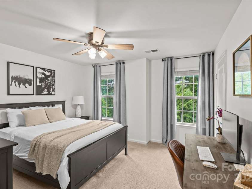 3140 Major Samuals Way, Charlotte, NC 28208.  MLS# CAR4289766, YatesRealty ID 32891. 