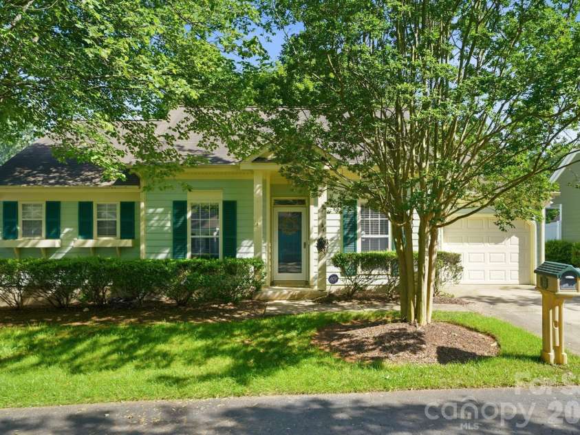 5701 Ebley Lane, Charlotte, NC 28227.  MLS# CAR4390398, YatesRealty ID 32891. 