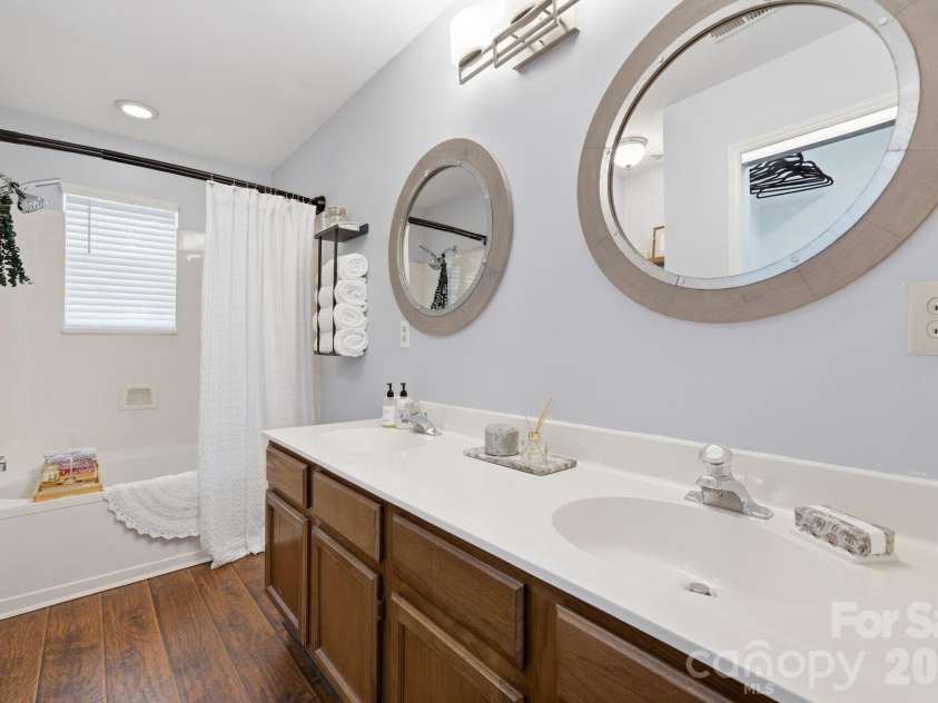 5701 Ebley Lane, Charlotte, NC 28227.  MLS# CAR4390398, YatesRealty ID 32891. Primary bathroom