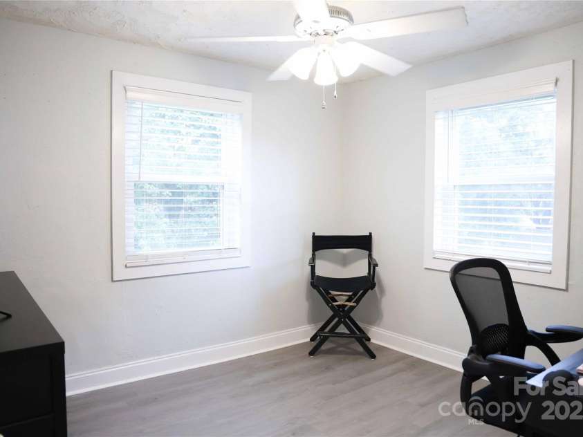 923 21st Street Drive, Hickory, NC 28602.  MLS# CAR4292583, YatesRealty ID 32892. Bedroom