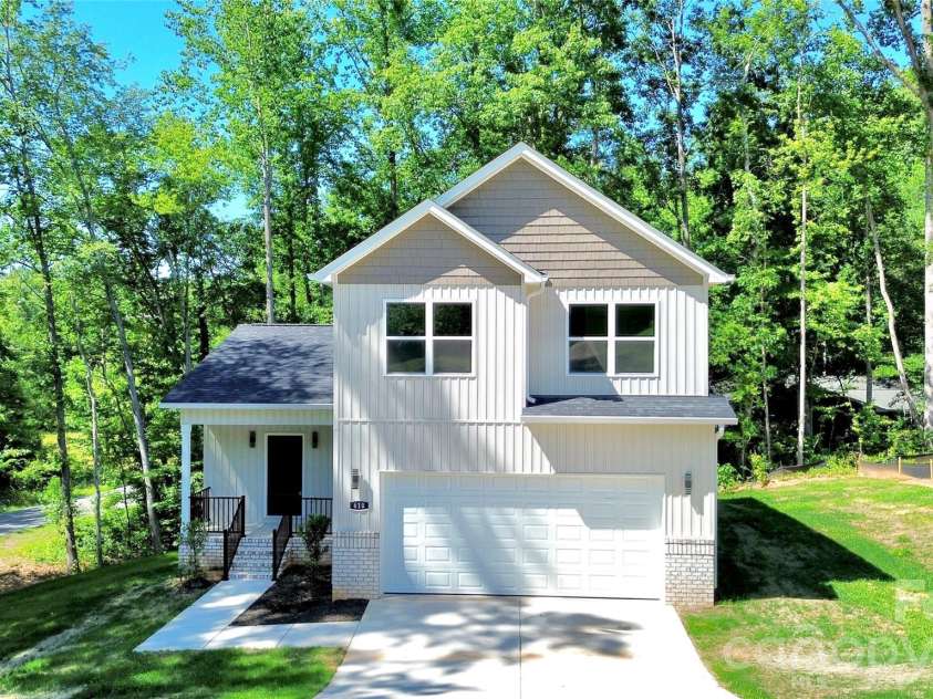 610 Queens Drive, Dallas, NC 28034.  MLS# CAR4383126, YatesRealty ID 32893. 