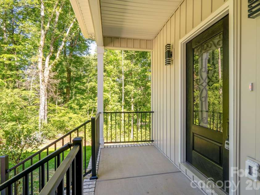 610 Queens Drive, Dallas, NC 28034.  MLS# CAR4383126, YatesRealty ID 32893. 