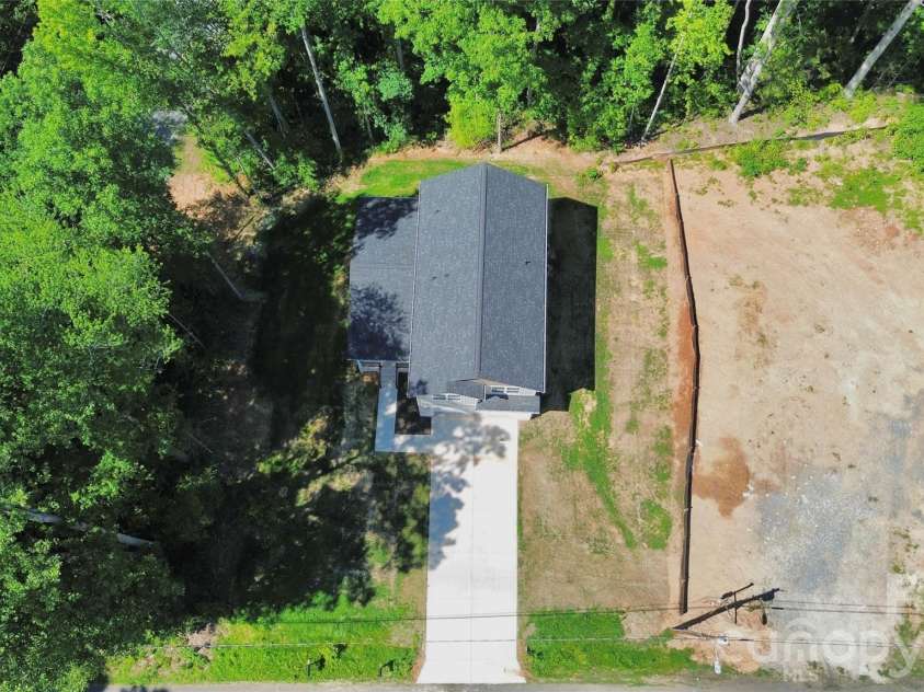 610 Queens Drive, Dallas, NC 28034.  MLS# CAR4383126, YatesRealty ID 32893. 