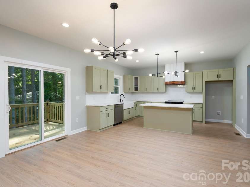 610 Queens Drive, Dallas, NC 28034.  MLS# CAR4383126, YatesRealty ID 32893. 