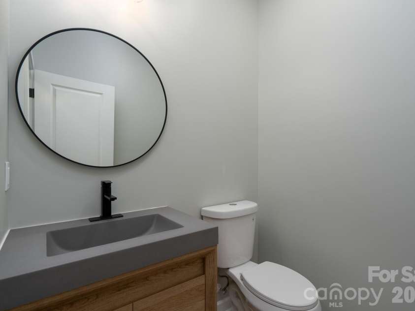 610 Queens Drive, Dallas, NC 28034.  MLS# CAR4383126, YatesRealty ID 32893. 