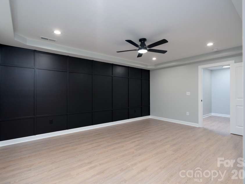 610 Queens Drive, Dallas, NC 28034.  MLS# CAR4383126, YatesRealty ID 32893. 