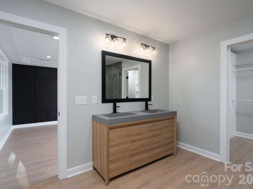 610 Queens Drive, Dallas, NC 28034.  MLS# CAR4383126, YatesRealty ID 32893. 