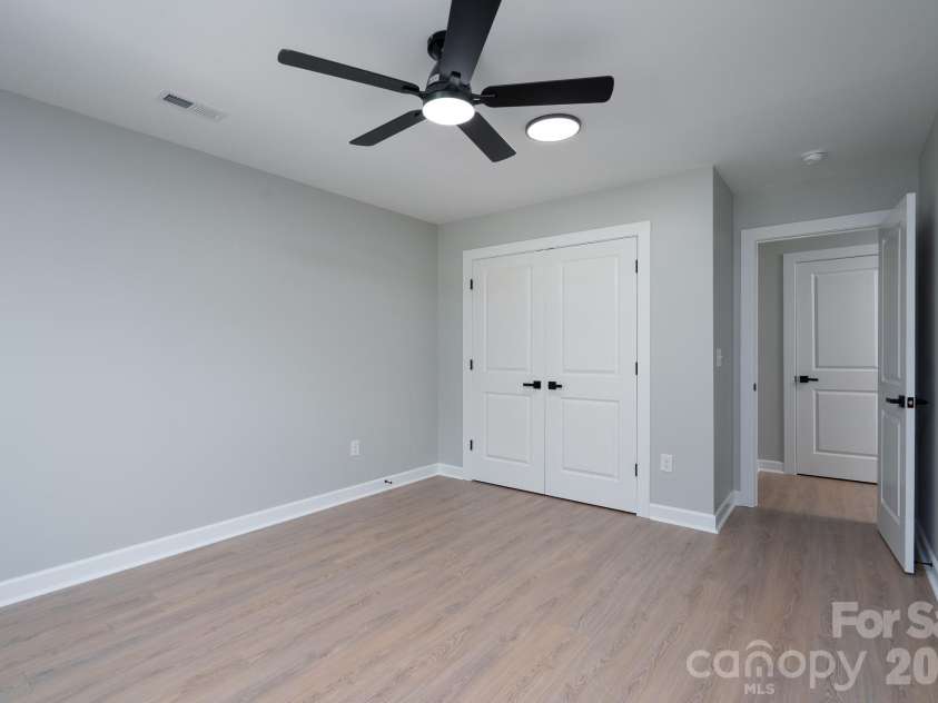 610 Queens Drive, Dallas, NC 28034.  MLS# CAR4383126, YatesRealty ID 32893. 