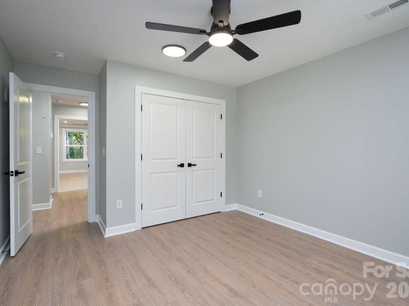 610 Queens Drive, Dallas, NC 28034.  MLS# CAR4383126, YatesRealty ID 32893. 
