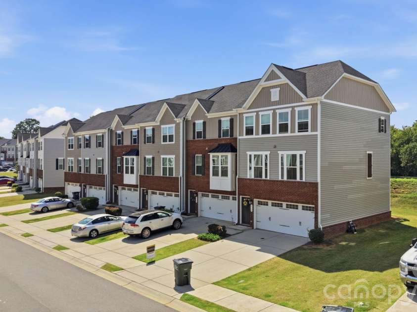 2534 Grantham Place Drive, Fort Mill, SC 29715.  MLS# CAR4393434, YatesRealty ID 32894. 