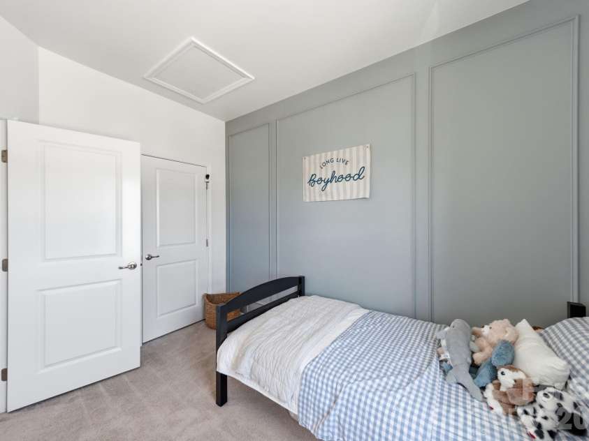 2534 Grantham Place Drive, Fort Mill, SC 29715.  MLS# CAR4393434, YatesRealty ID 32894. 