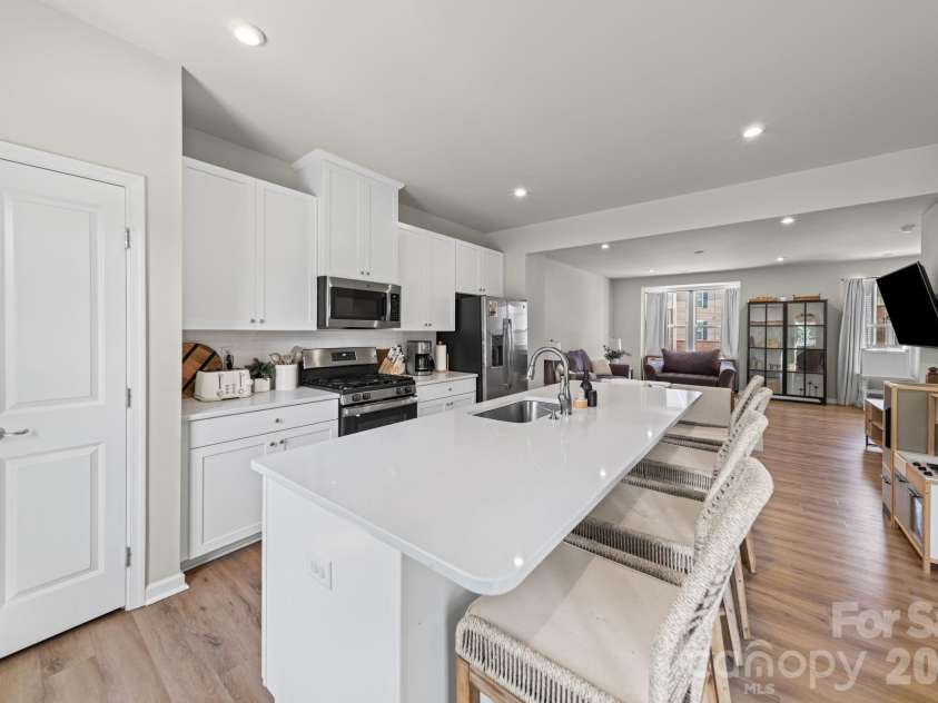 2534 Grantham Place Drive, Fort Mill, SC 29715.  MLS# CAR4393434, YatesRealty ID 32894. 