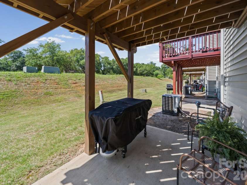 2534 Grantham Place Drive, Fort Mill, SC 29715.  MLS# CAR4393434, YatesRealty ID 32894. 
