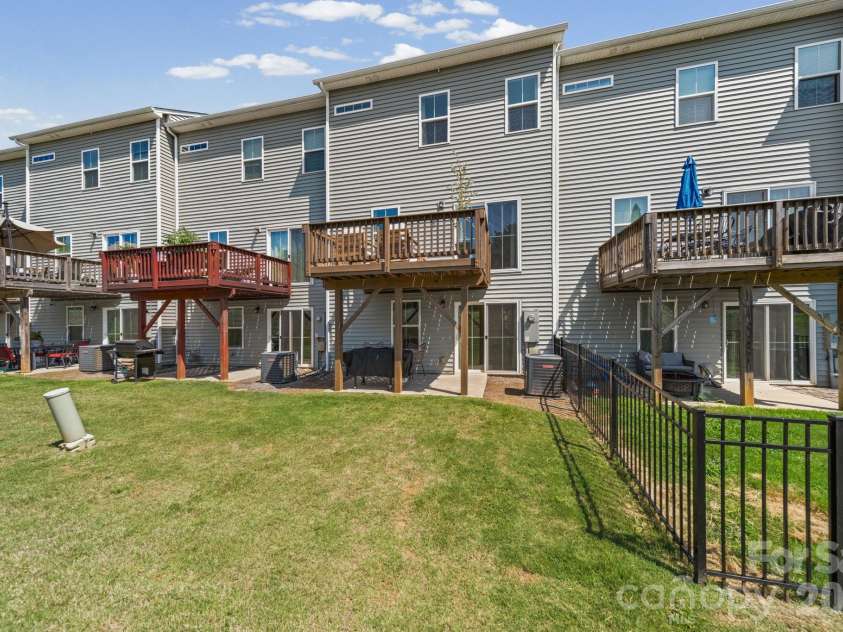 2534 Grantham Place Drive, Fort Mill, SC 29715.  MLS# CAR4393434, YatesRealty ID 32894. 