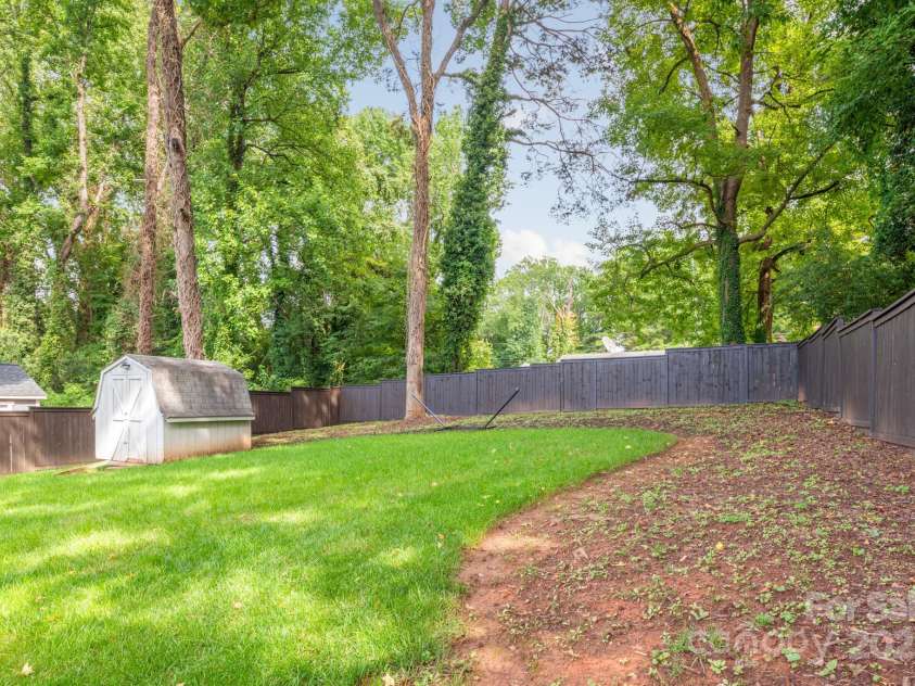 909 September Lane, Charlotte, NC 28208.  MLS# CAR4293403, YatesRealty ID 32894. 