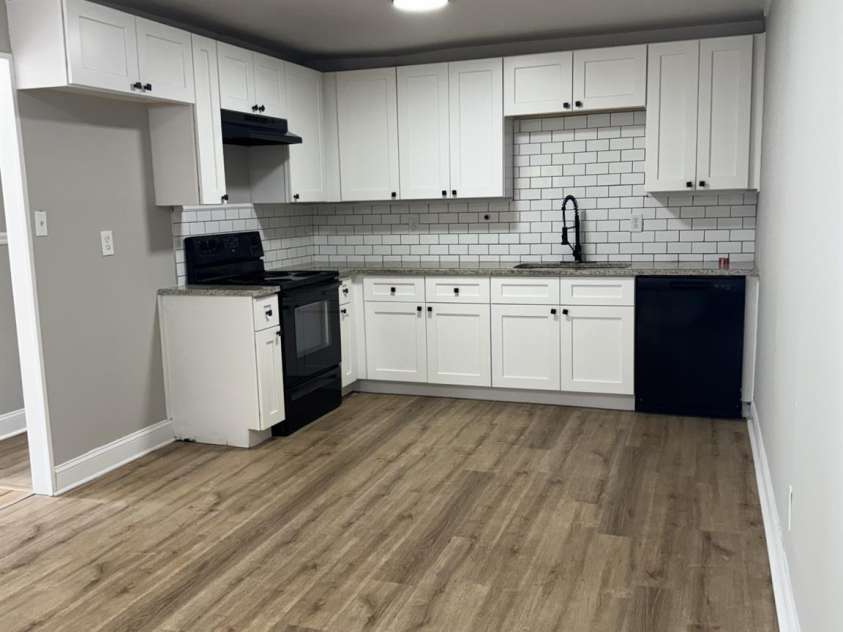 128 armstrong Lane, Gastonia, NC 28056.  MLS# CAR4292869, YatesRealty ID 32895. 