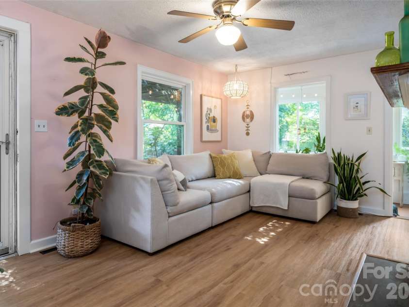 182 Brevard Road, Asheville, NC 28806.  MLS# CAR4396678, YatesRealty ID 32895. 