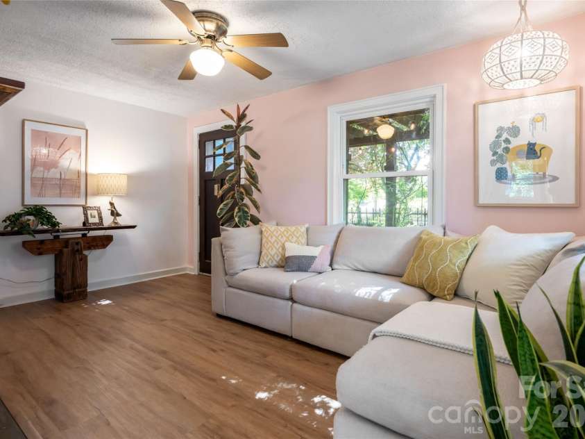 182 Brevard Road, Asheville, NC 28806.  MLS# CAR4396678, YatesRealty ID 32895. 