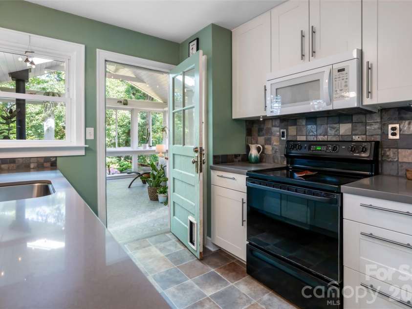 182 Brevard Road, Asheville, NC 28806.  MLS# CAR4396678, YatesRealty ID 32895. 