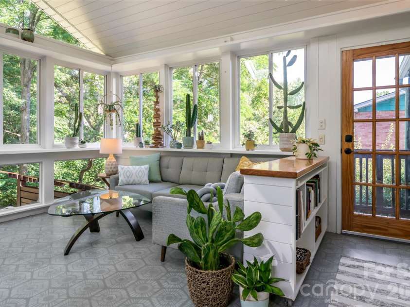 182 Brevard Road, Asheville, NC 28806.  MLS# CAR4396678, YatesRealty ID 32895. 