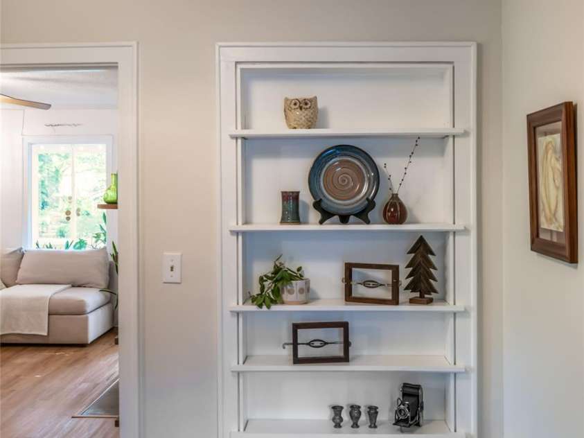 182 Brevard Road, Asheville, NC 28806.  MLS# CAR4396678, YatesRealty ID 32895. 