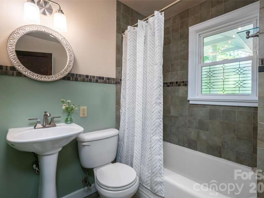 182 Brevard Road, Asheville, NC 28806.  MLS# CAR4396678, YatesRealty ID 32895. 