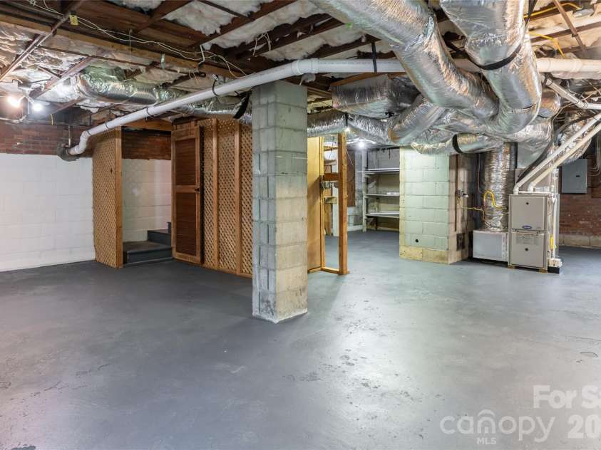 182 Brevard Road, Asheville, NC 28806.  MLS# CAR4396678, YatesRealty ID 32895. 