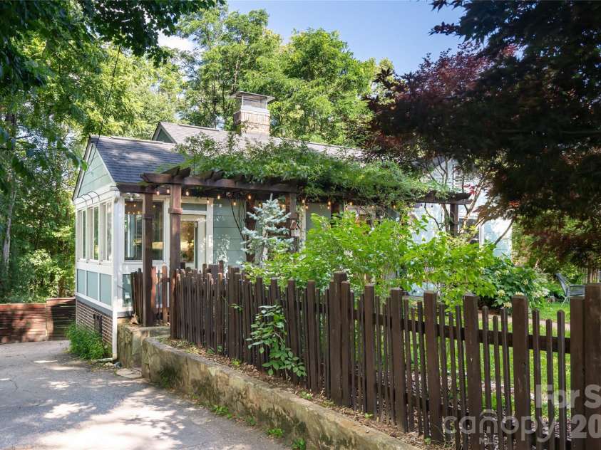 182 Brevard Road, Asheville, NC 28806.  MLS# CAR4396678, YatesRealty ID 32895. 