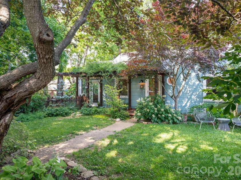 182 Brevard Road, Asheville, NC 28806.  MLS# CAR4396678, YatesRealty ID 32895. 